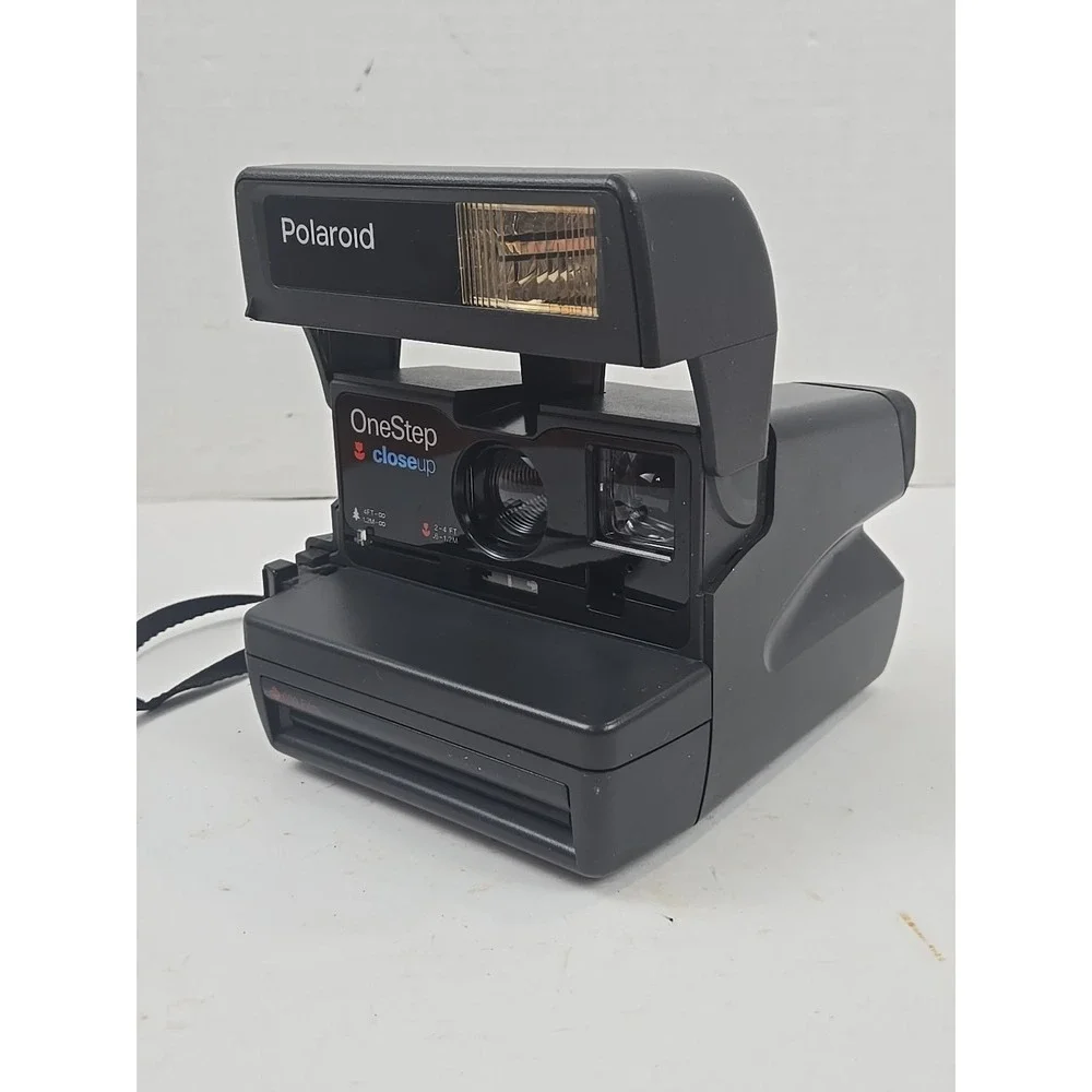 Vintage Polaroid One Step Close Up 600 Plus Film Instant Camera w Strap, Black